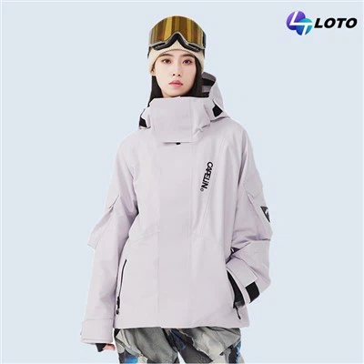 ピンクのスキージャケット